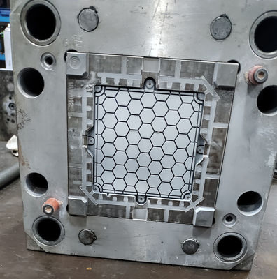 গুণ  General Purpose Injection Molding System with LKM Mold Base Grinding Machining কারখানা